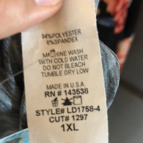 L-XL Floral Maxi Dress - Picture 6 of 6